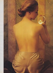 2060073454_VOGUEUSNov198402.thumb.jpg.b70440e5362b4b51599b57cfba7ceb88.jpg