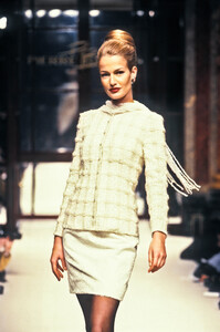 2121479220_PierreBalmain1994HauteCouture23.thumb.jpg.c7c75a17687739e5214d69b3b2caf2af.jpg