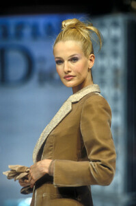 2123561757_ChristianDior1996HauteCouture84.thumb.jpg.44605211df04abe0ea01434d3ea7fe33.jpg