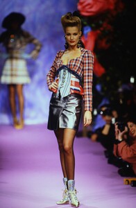 2129363231_christian-lacroix-hc-ss-1994(9).thumb.jpg.ed6aaf8156662f00c5e6ca7922b98908.jpg