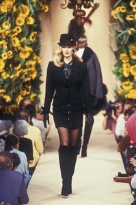 2131765128_YvesSaintLaurent1994HauteCouture80.thumb.jpg.5939b7a6ad39d495fdd7ad56ea06131d.jpg