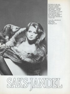 274228682_VOGUEUSNov198002.thumb.jpg.86a77fdab98d4a275ec0df5dd8decb0a.jpg