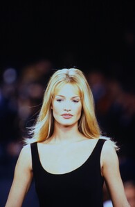 316334729_donna-karan-fw-1994(7).thumb.jpg.baccb0ba5f481284d4eb22fbfb3e2988.jpg