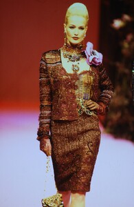 333019698_ChristianLacroixCoutureFall1995(15).thumb.jpg.bc1cf329e9edd237fb116befee0df6f8.jpg