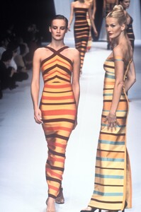 337603659_HerveLeger1997WomenRTW161.thumb.jpg.f4ae8165455364dc9d6a810be6bd12db.jpg