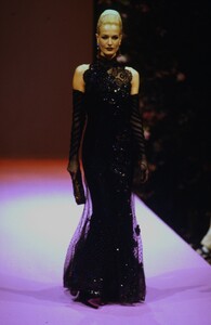 348450924_ChristianLacroixCoutureFall1995(21).thumb.jpg.ef18565a9bea872223ec85db17f4cf44.jpg