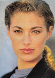 359450571_coverelleusjune1990elaineirwinbygillesbensimon3.thumb.jpg.6441f53434818e96a9ce06a5147c9c66.jpg