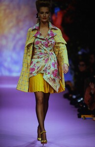 373583650_christian-lacroix-hc-ss-1994(7).thumb.jpg.a80cb613e21b572599af9203a1be8cf7.jpg