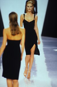 389978311_donna-karan-ss-1995(4).thumb.jpg.09a2533ec7c63e584bbd5d7c266860c2.jpg