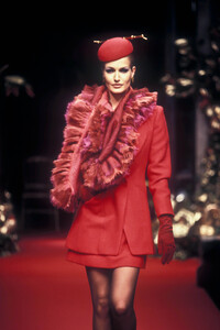 448749115_ChristianDior1994HauteCouture76.thumb.jpg.58c03dda38a1d680821bc8329650b451.jpg