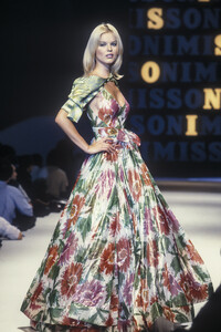 479422960_Missoni1996WomenRTW54.thumb.jpg.387b619199e8d1016ac022b61e819e99.jpg