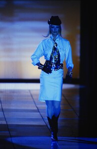 498784368_versace-fw-1992(8).thumb.jpg.490a1627cbd88e027e6a14a6f4be9eb5.jpg