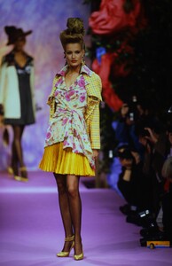 506865358_christian-lacroix-hc-ss-1994(4).thumb.jpg.a6599368e2f7685a735bf14963d81888.jpg