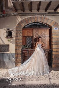 Perfect wedding dresses Tesoro (7).jpg