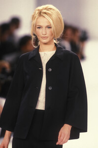 558954559_IsaacMizrahi1996WomenRTW1.thumb.jpg.55eac254b9a951fdbe38f6a69087f24a.jpg