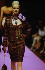 566922386_ChristianLacroixCoutureFall1995(4).thumb.jpg.df4c8f81df85965068954e55d774a9a8.jpg