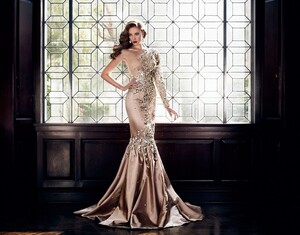 Radiance by Patric Love #Fashion #Couture #PatricLove PatricLove_com  #Style #LookoftheDay #Designers #Hautecouture #Fashionista #Beautiful #beauty #radiance #gown #redcarpet #celebrity.jpg