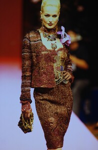 605546870_ChristianLacroixCoutureFall1995(9).thumb.jpg.dc4d0736a94647b05b7571f6b7acce56.jpg