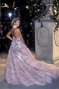 643991078_ChristianDior1997HauteCouture32.thumb.jpg.f8bcd609c2230b4746bdffaf5c7da1b9.jpg