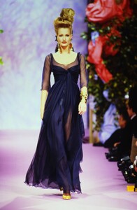 671220254_christian-lacroix-hc-ss-1994(15).thumb.jpg.014f2e5edd004cc9eded53d062e6afe0.jpg