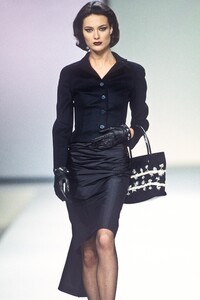 751257733_Valentino2000WomenRTW110.thumb.jpg.ec34d66c4776088d0dc3d2dcd74201d0.jpg