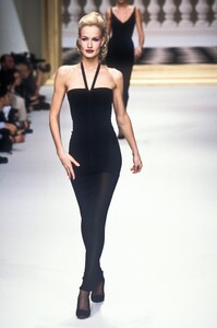 769059774_HerveLeger1995WomenRTW107.thumb.jpg.a6015de36bfa8f6ba01d802e2d647959.jpg