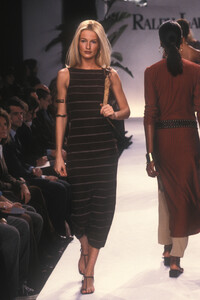 787417165_RalphLaurenSpring19971.thumb.jpg.ffb94ce98e05dd9eb553f1847a5daef9.jpg