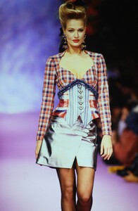 871151044_christian-lacroix-hc-ss-1994(12).thumb.jpg.a25e08705743930687a6d5c95f54e4cc.jpg