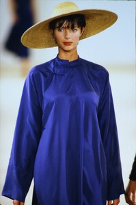 920029876_RalphLaurenSpring1994(15).thumb.jpg.3cd805deb1c7da569d8da1b38e95ded3.jpg