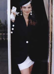929386573_Maser_US_Vogue_May1989_10.thumb.jpg.990eabf510913304f760758d508c2466.jpg