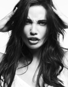 936full-stephanie-corneliussen.thumb.jpg.b6c5547bc847332036d0408e3050d8bf.jpg