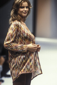 938779920_Missoni1994WomenRTW143.thumb.jpg.13bb778c419cc2c39acf96602f5e5e6e.jpg