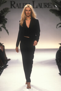 981093225_RalphLaurenSpring19973.thumb.jpg.dd1298a71e6df831fb68c4f0d5c5036f.jpg