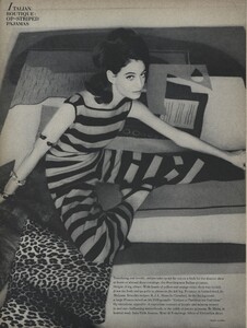 AA_Clarke_US_Vogue_March_15th_1965_05.thumb.jpg.70ea5b7fb714bea73dcf9fba7414a992.jpg