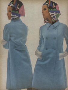 Anything_Stern_US_Vogue_March_15th_1965_03.thumb.jpg.f0ab53694ac725108415d138f7f4a1a0.jpg
