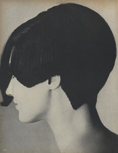 Beauty_US_Vogue_October_1st_1965_07.thumb.jpg.e65e05dbb8b0efe8680ba1b67d2434ef.jpg