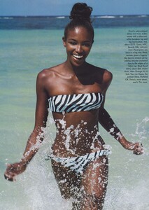 Bikini_Ritts_US_Vogue_May_1996_11.thumb.jpg.686282f1bae77c3c41928e7c8ff81ffb.jpg