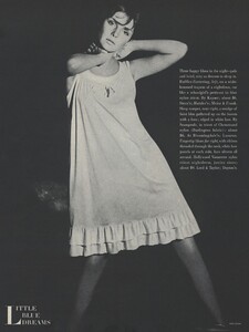 Blue_Stern_US_Vogue_July_1965_01.thumb.jpg.dafe2baa2262160507b4aee5aace12d6.jpg