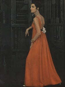 Brillant_Parks_US_Vogue_March_1st_1965_07.thumb.jpg.5a37199a73d08fe78a68d2a07ff1a89a.jpg