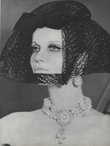 Brillant_Parks_US_Vogue_March_1st_1965_16.thumb.jpg.8167023d8e17711aeb8159b19cd99253.jpg