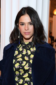 Bruna-Marquezine---Chloe-Womenswear-SS-2020-Show-at-Paris-Fashion-Week-09.jpg