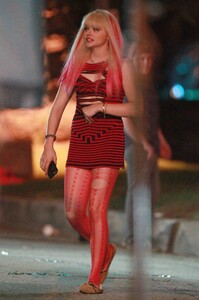 CMneighbourstwocandid338.jpg