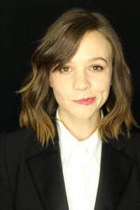 Carey-Mulligan-Landing-030818.jpg