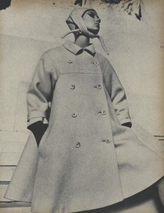 Clarke_US_Vogue_October_1st_1965_02.thumb.jpg.7725d54da9d3d03647ba0a9617be6693.jpg