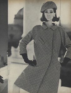 Clarke_US_Vogue_October_1st_1965_04.thumb.jpg.90c8676f2ad8b02cff14046a6ad51bfc.jpg