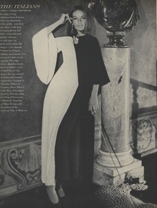 Clarke_US_Vogue_October_1st_1965_05.thumb.jpg.05e76e40d2a7da22f8c46ad680b82fa7.jpg