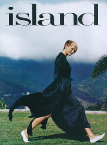 Comte_US_Vogue_April_1998_01.thumb.jpg.54e893966643a1d88d6d4c4e7da42c1d.jpg
