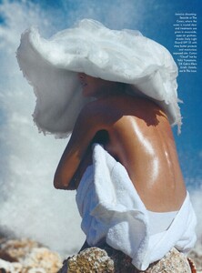 Comte_US_Vogue_April_1998_04.thumb.jpg.365c56c89d2da4736f0dd6b86a7d2792.jpg