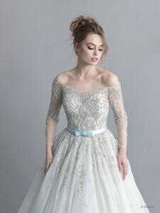 DP253-Cinderella-C2_a87efb692e79826fef0df607e21e99ed.thumb.jpg.2859f512699a6b8cf33e9c4d615fed45.jpg