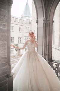 DP253-Cinderella-Ivory-AD3_a87efb692e79826fef0df607e21e99ed.thumb.jpg.9bcc92c04b47c9543591ec33444c26ad.jpg